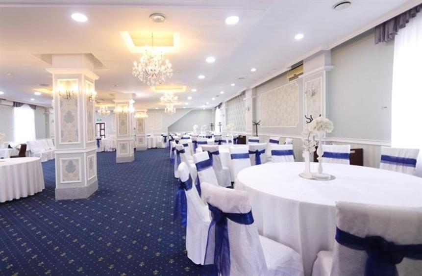 De vanzare –  Cladire comerciala - Pensiune – Restaurant – Ballroom – Rahova – A - 3