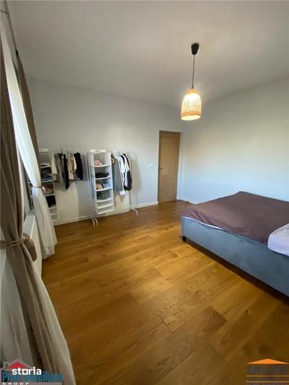 Casă cu 6 camere cu Teren 923 Mp în Târnova