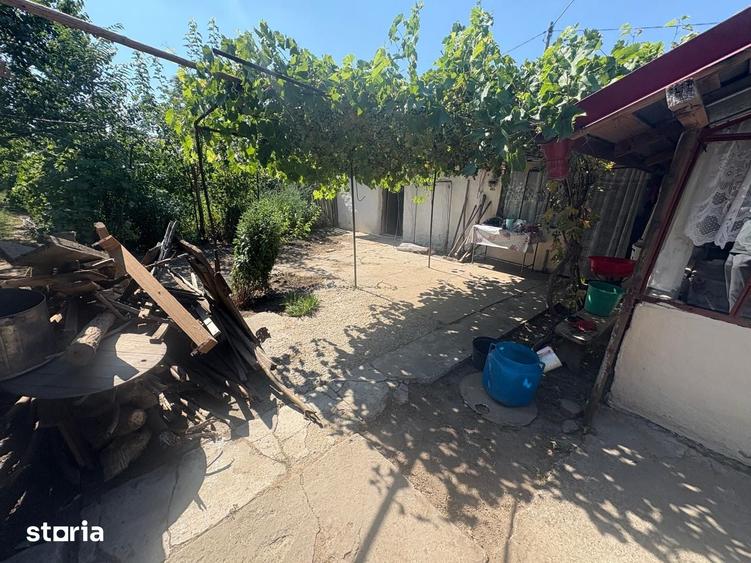 Casă cu 6 camere cu Teren 826 Mp în Fundeni
