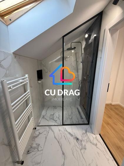 Penthouse cu 3 camere decomandat în Cristian