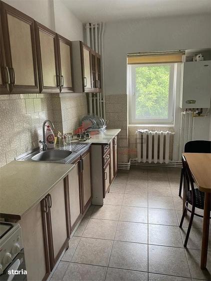 Apartament cu 3 camere decomandat în Păcurari