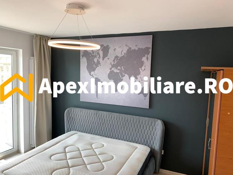 Apartament cu 3 camere semidecomandat în Romană