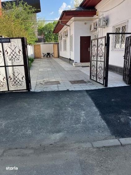 Casă cu 4 camere în Vatra Luminoasă