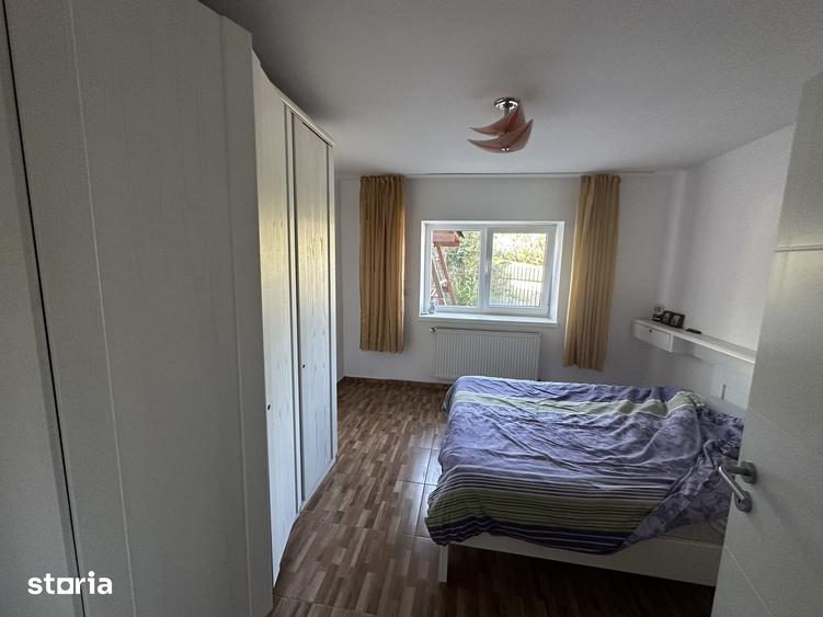 Casă cu 7 camere cu Teren 4000 Mp în Strâmba