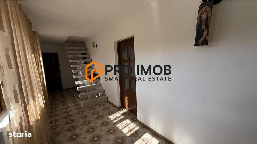 Casă cu 3 camere decomandat în Căpățânești