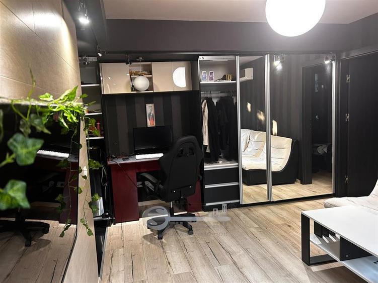 Apartament cu 2 camere semidecomandat, mobilat în Bucșinescu