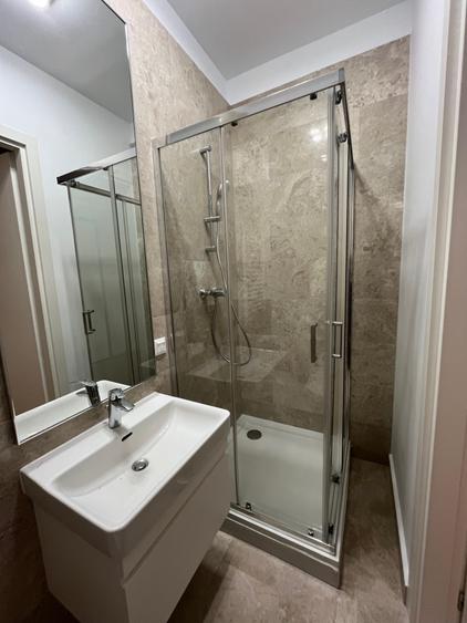 Apartament cu 3 camere decomandat în 1 Mai