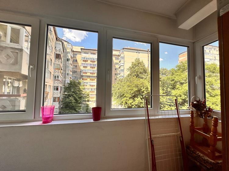 Apartament cu 2 camere decomandat în Rogerius