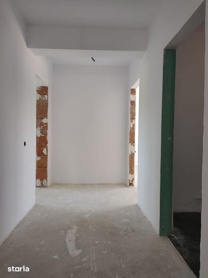Casă cu 4 camere cu Teren 399 Mp în Crevedia