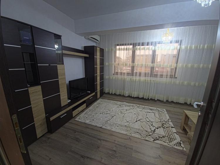 Apartament cu 2 camere decomandat, mobilat în Delfinariu