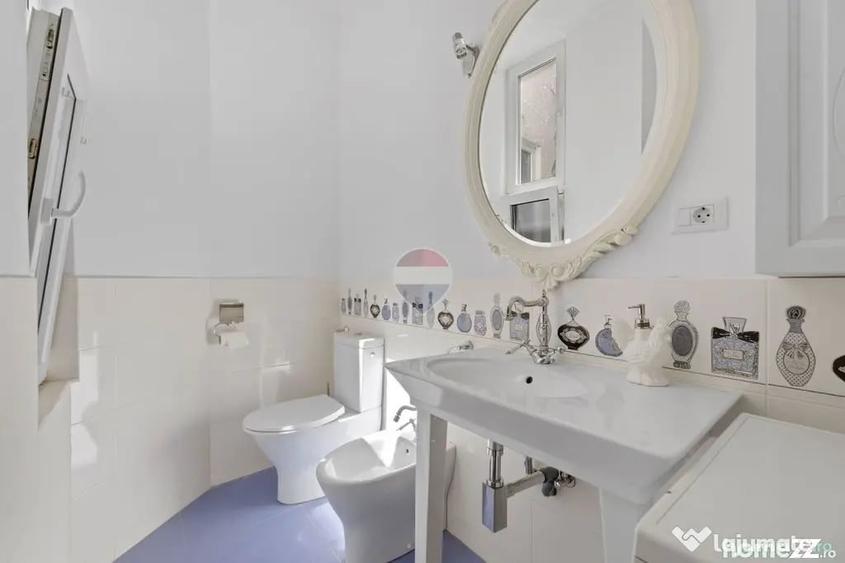 Apartament cu 3 camere semidecomandat în Central