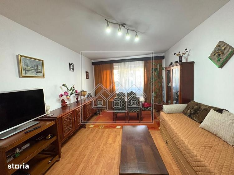 Apartament cu 2 camere decomandat în Ștrand