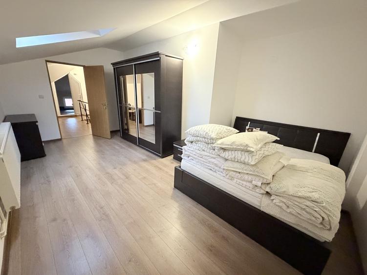 Apartament cu 4 camere decomandat, mobilat în Ultracentral