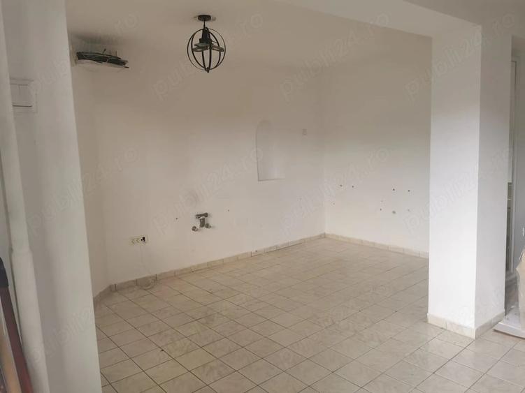 Spațiu comercial, de 90 mp, în Central