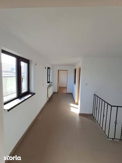 Casă cu 4 camere cu Teren 120 Mp în Central