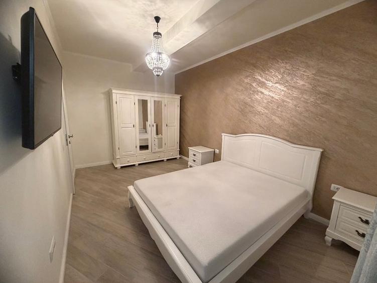Apartament cu 3 camere decomandat, mobilat în Dumbrăvița