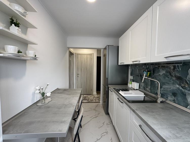 Apartament 3 camere | Prima închiriere | Renovat | Metrou Tineretului – 4 minute - 12