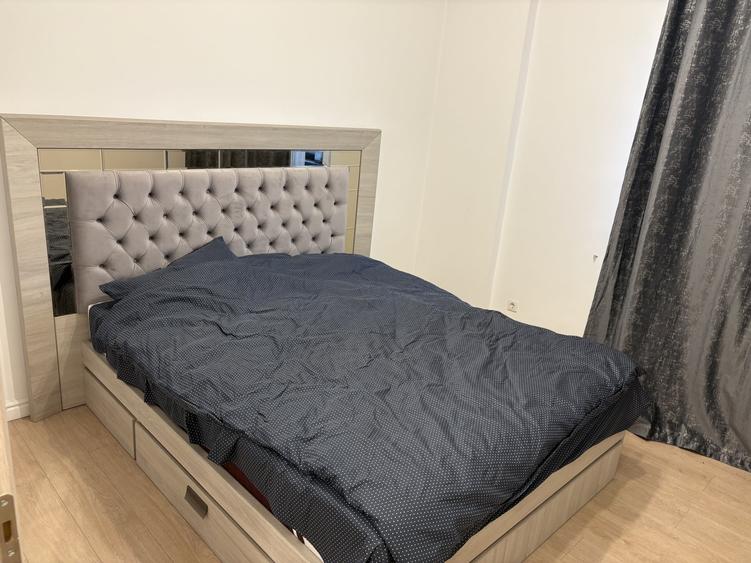 Apartament cu 3 camere semidecomandat în Jiului