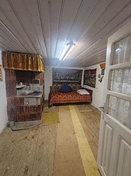 Casă cu 2 camere cu Teren 3972 Mp în Gura Idrici