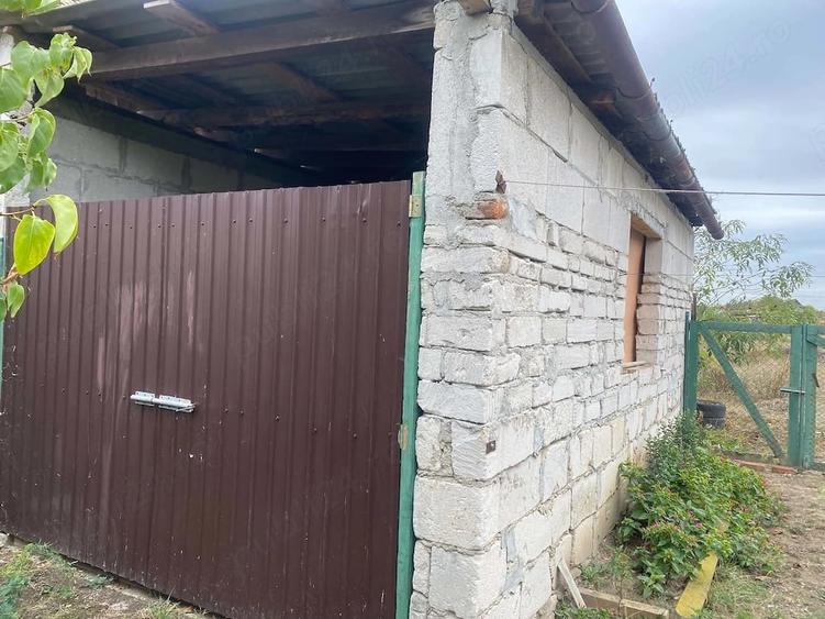 Casă cu 3 camere cu Teren 2200 Mp în Biharia