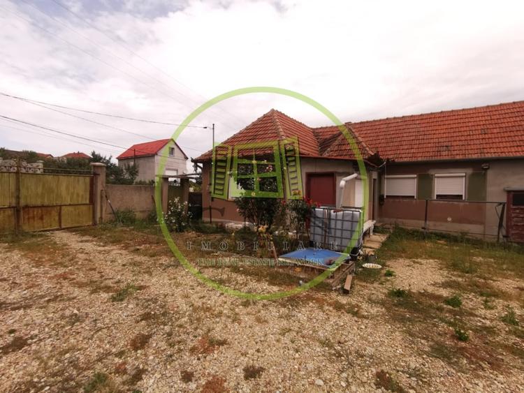 Casă individuală cu 4 camere cu Canalizare în Săldăbagiu de Munte