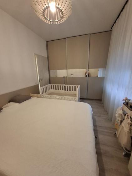 Apartament cu 2 camere semidecomandat în Dumbrăvița