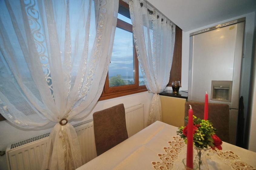 Apartament cu 2 camere decomandat, mobilat în Micro 19