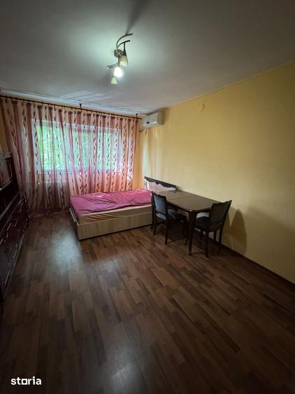 Apartament cu 2 camere în Apărătorii Patriei