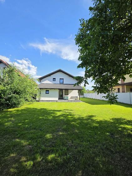 Casă cu Teren 500 Mp în Sânmihaiu Român