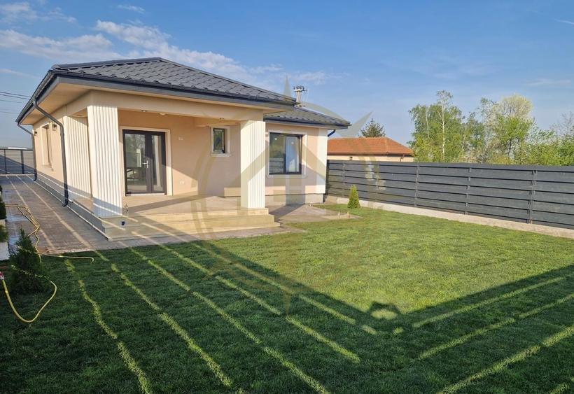 DOM00276 - Casa 4 camere parter Crevedia-Samurcasi - 1