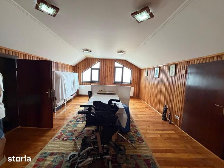 Casă cu 7 camere cu Teren 967 Mp în Nord