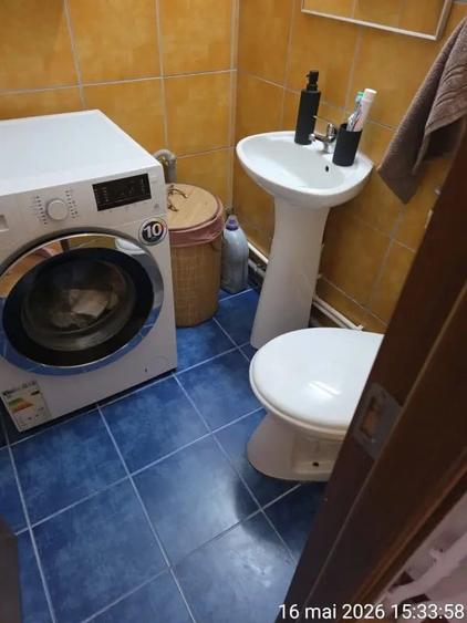 Apartament cu 3 camere decomandat în Vitan