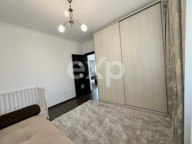 Apartament cu 3 camere decomandat, mobilat în Florești