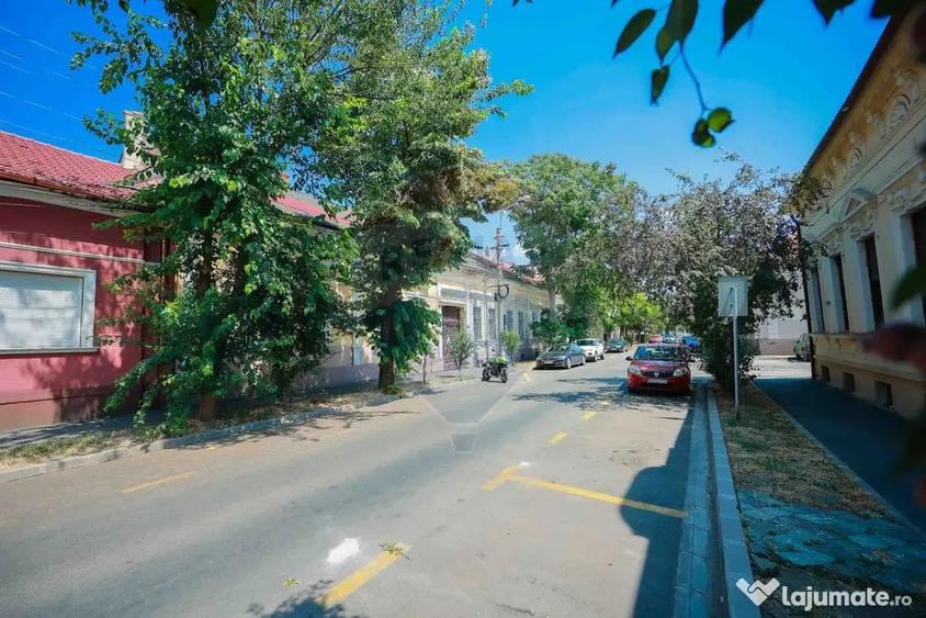 Apartament cu 3 camere decomandat în Ultracentral
