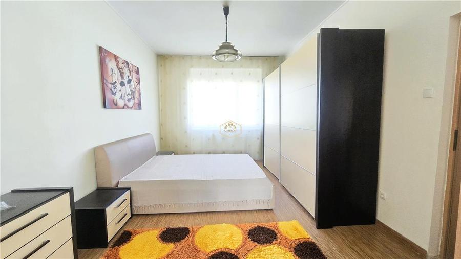 Apartament cu 3 camere decomandat, mobilat în Central
