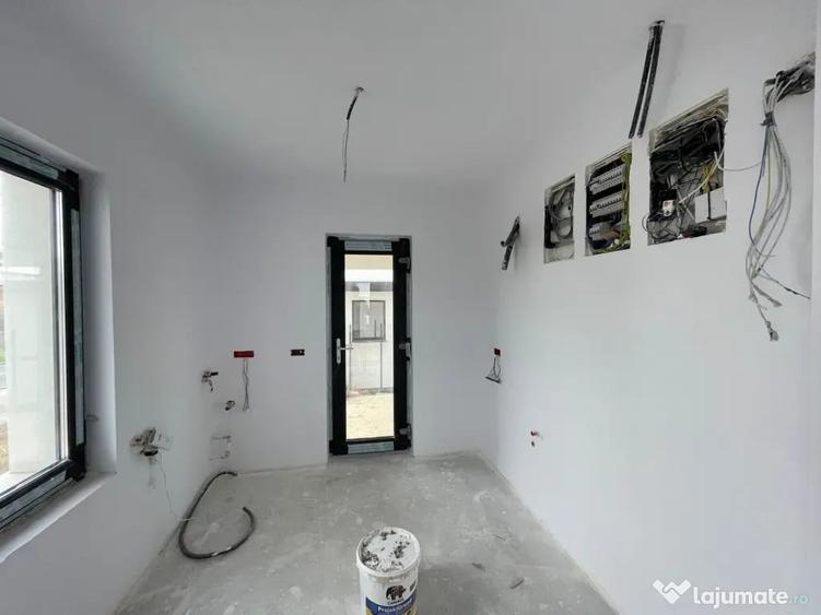 Casă cu 5 camere cu Teren 599 Mp în Giarmata