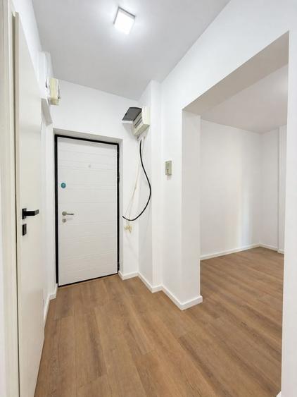 Apartament cu 3 camere semidecomandat în Gorjului