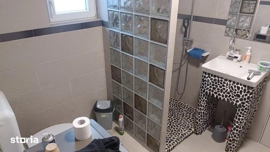 Casă cu 3 camere decomandat cu Teren 1040 Mp în Remetea