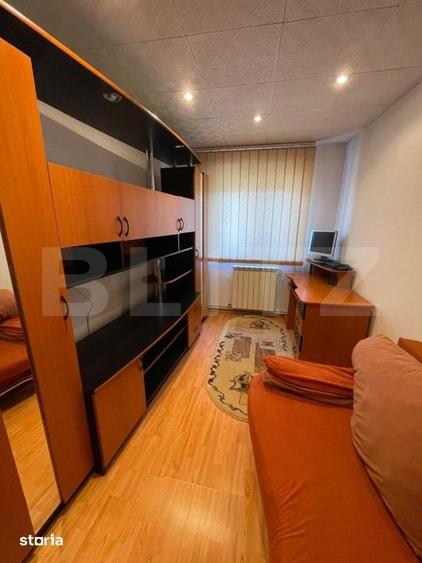Apartament cu 3 camere decomandat în Petros