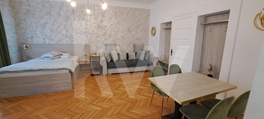 Apartament cu 3 camere decomandat, mobilat în Ultracentral