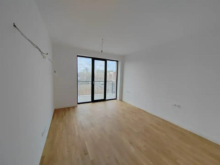 Apartament cu 3 camere decomandat în Sisești