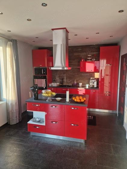 Casă cu 5 camere cu Teren 613 Mp în Moșnița Nouă