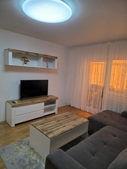 Apartament cu 3 camere decomandat în Dorobanți