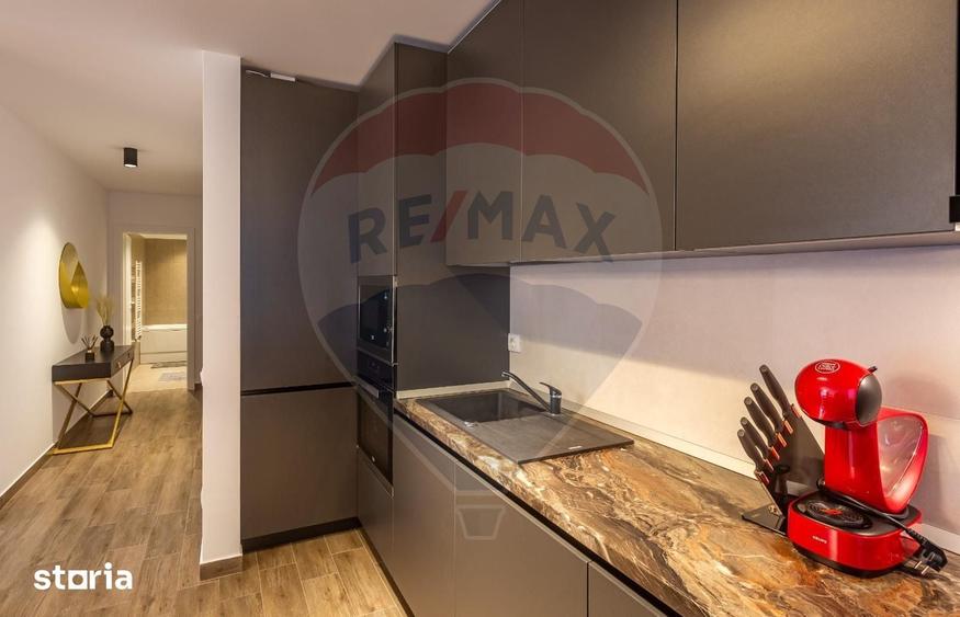 Apartament cu 3 camere decomandat în Astra