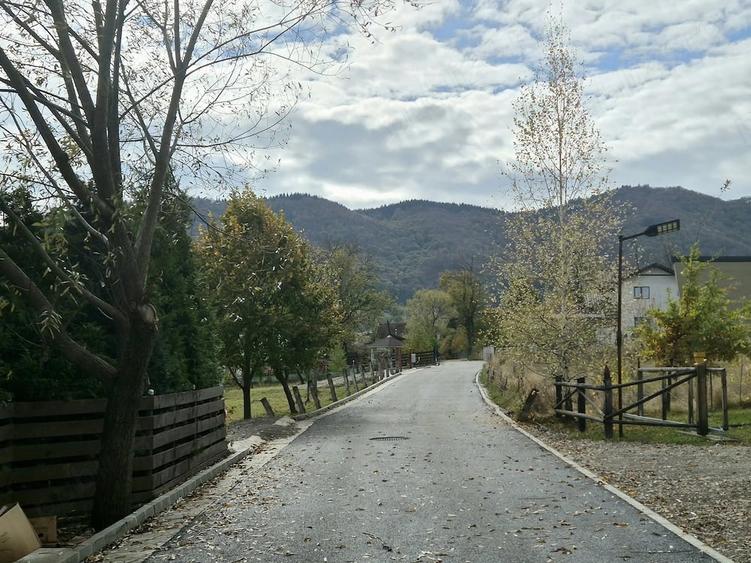 Casă cu Teren 845 Mp în Predeluț