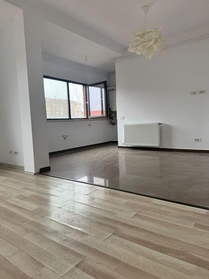 Apartament cu 2 camere semidecomandat în Sud-Vest