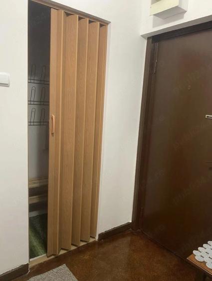 Apartament cu 2 camere semidecomandat în Jiului