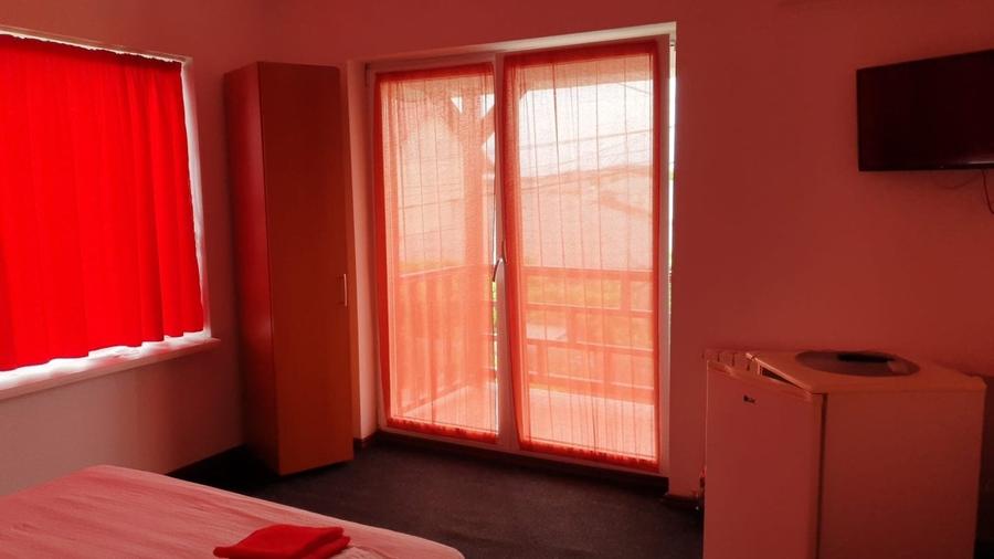Casă individuală cu 20 camere cu Teren 313 Mp în Central