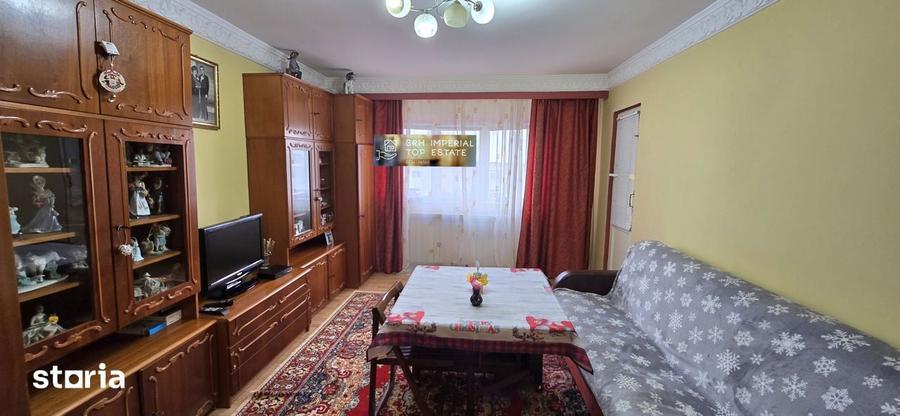 Apartament cu 3 camere decomandat în Casa de Cultură