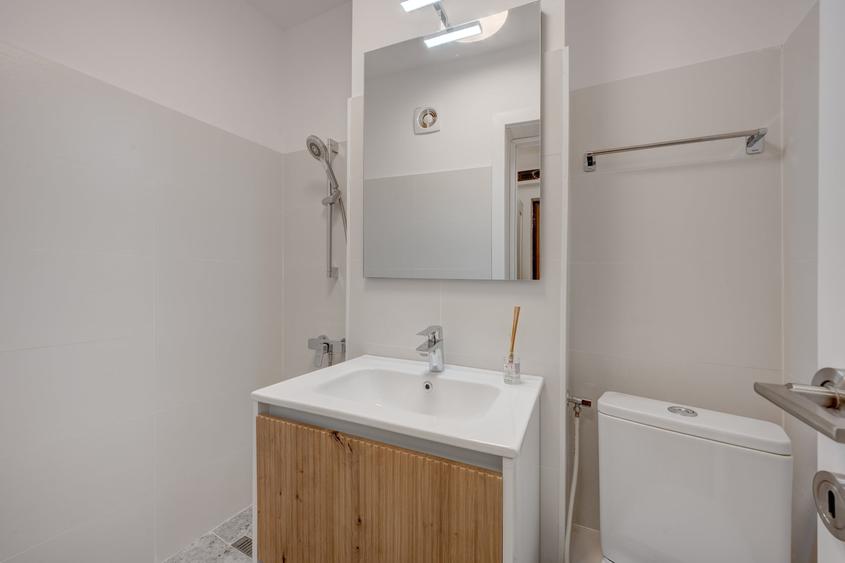Apartament cu 2 camere decomandat în Sala Palatului